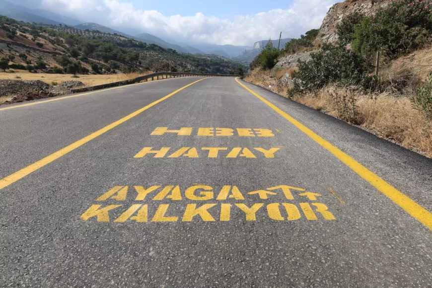 Hatay Büyükşehir Belediye Başkanı Mehmet Öntürk: “Ağustos ayında 85 farklı noktada asfalt çalışmalarını sürdüreceğiz”