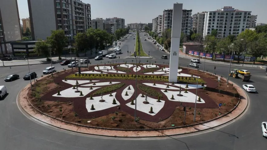 Diyarbakır Büyükşehir Belediyesi Fırat Bulvarı kavşağında kurakçıl peyzaj uygulamasını tamamladı