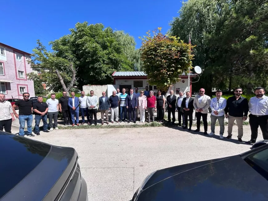 MHP Eskişehir İl Başkanı Ayhan Sezer Ertuğrulgazi Mahallesi'ni Ziyaret Etti, Sorun ve Talepler Masaya Yatırıldı
