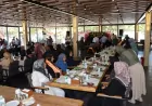 Şanlıurfa Büyükşehir Belediyesi Kadın Destek Merkezleri'nde Okuma Yazma Kursunu Tamamlayan Kadınlar Mezuniyet Sevinci Yaşadı