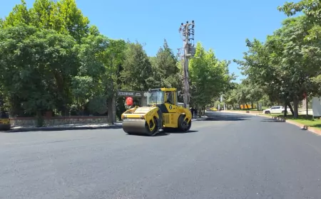Şanlıurfa Büyükşehir Belediyesi Siverek'te 1.100 Metrelik Güzergâhta Yol Yapım Çalışmalarını Sürdürüyor