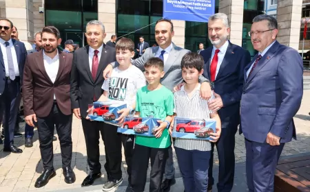 Trabzon Büyükşehir Belediye Başkanı Ahmet Metin Genç: “Ne kadar üretirsek o kadar güçlüyüz” Trabzon’da 12 yeni yatırım için imzalar atıldı