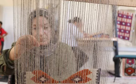 Van Büyükşehir Belediyesi Geleneksel Kilim Dokumacılığını Kadınların Üretimiyle Gelecek Kuşaklara Taşıyor