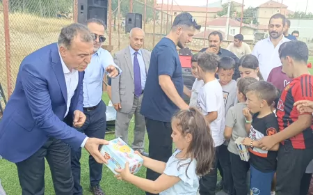 MHP Eskişehir İl Başkanı Ayhan Sezer Gökçeayva Şenliği’nde vatandaşlarla buluştu