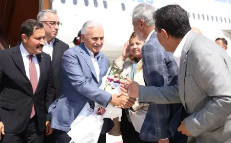 Binali Yıldırım’dan Hatay Büyükşehir Belediye Başkanı Mehmet Öntürk’e Taş Bina’da ziyaret