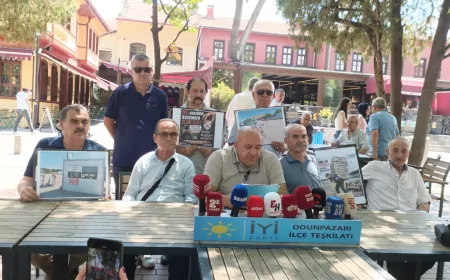 İYİ Parti Odunpazarı İlçe Başkanı Gürol Yer: “Eskişehir Demirspor kapanma tehlikesiyle karşı karşıya”