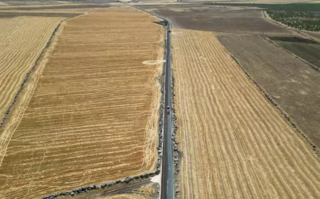 Şanlıurfa Büyükşehir Belediyesi Siverek’te 17 kilometrelik kırsal yolu asfaltla yeniledi