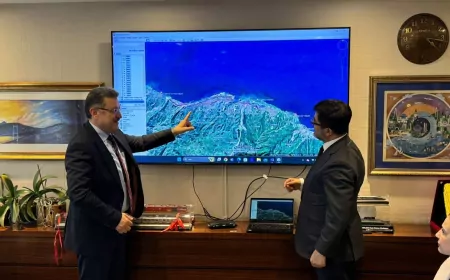Trabzon Büyükşehir Belediye Başkanı Ahmet Metin Genç: “Raylı sistem projesinde ilk kazmayı 1 Eylül’de vuracağız”