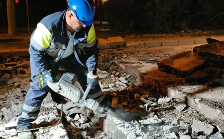 Eskişehir’de ESKİ ekipleri altyapı çalışmalarını gece mesaisiyle sürdürüyor
