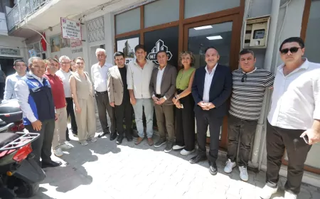 Muğla Büyükşehir Belediyesi Ula’da mahallelerin ve meslek odalarının taleplerini sahada dinledi