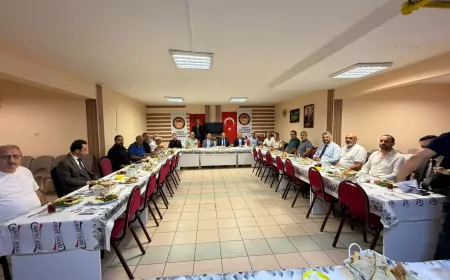 Eskişehir Dost Dernekler Federasyonu Genel Başkanı Ayhan Arslan: “Eskişehir’imizin dayanışma kültürünü güçlendiren bu nazik ziyaret için teşekkür ediyoruz”