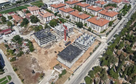 Arsuz Gökmeydan’da 2 Bin 550 Metrelik Uğur Mumcu Caddesi Beton Asfaltla Yenilendi
