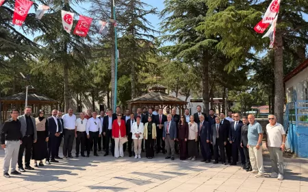 MHP Eskişehir İl Başkanı Ayhan Sezer: “Han’da çalmadık kapı, sıkmadık el, dinlemedik vatandaş bırakmayacağız”