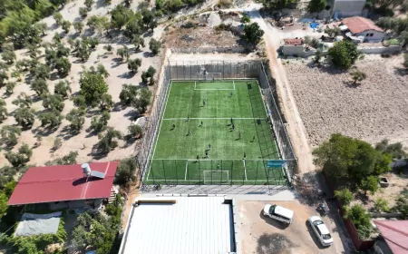 Hatay Büyükşehir Belediyesi Yayladağı Turfanda Mahallesi’ne yeni halı saha kazandırdı