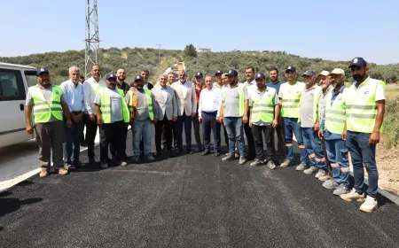 Hatay Büyükşehir Belediye Başkanı Mehmet Öntürk Altınözü’nün geleceğine değer katacak projeleri yerinde inceledi