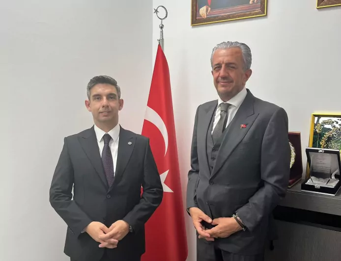 Kartal Vakfı Yönetim Kurulu Üyesi Cemil Onur Sürmeli’den THK Eskişehir Şubesine havacılık ziyareti