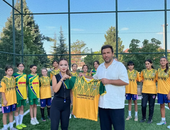 Ihlamurkentspor’da kız futbolu için yeni dönem Fatma Üner’e emanet