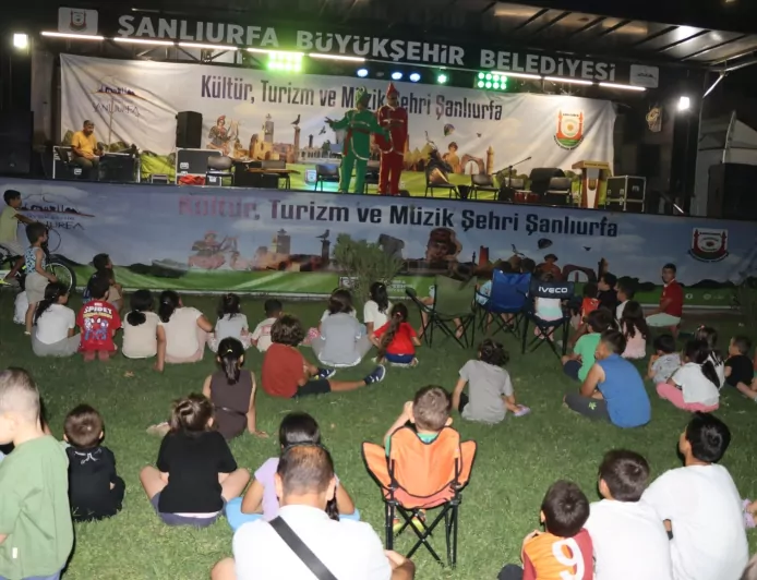 Şanlıurfa’da Açık Hava Yaz Etkinlikleri Karaköprü’de türkü ve geleneksel gösterilerle devam etti