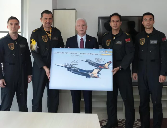 İstanbul Valisi Davut Gül: “Gökyüzündeki cesaretiniz milletimizin gönlünde iftihar vesilesi”