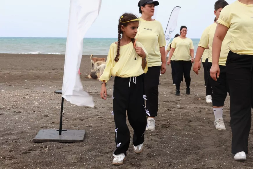 Hatay Büyükşehir Belediyesinin sabah sporları Çevlik Sahili’nde her yaştan vatandaşı buluşturdu
