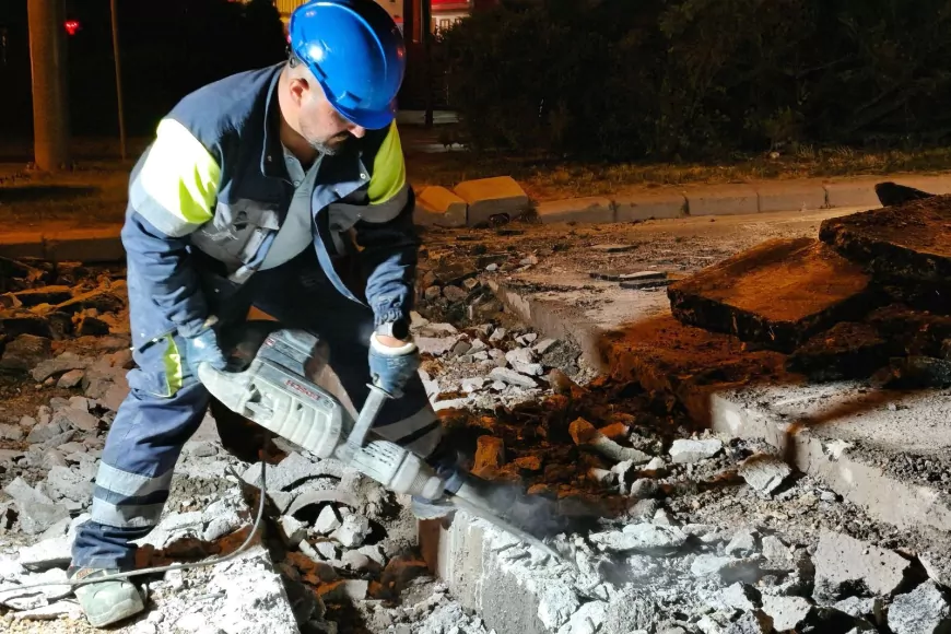 Eskişehir’de ESKİ ekipleri altyapı çalışmalarını gece mesaisiyle sürdürüyor