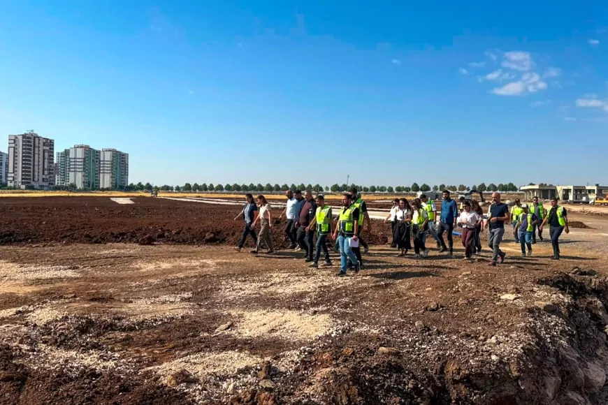 Diyarbakır Büyükşehir Belediyesi Eşbaşkanı Serra Bucak, 511 bin metrekareyi aşan iki park projesini inceledi