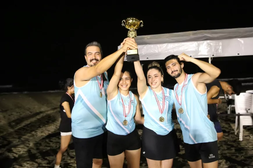 Hatay’da 30 Ağustos Zafer Bayramı coşkusu Arsuz’daki Plaj Voleybol Turnuvası ile başladı