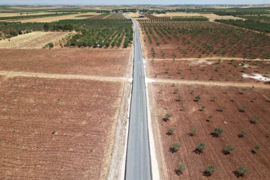 Şanlıurfa Büyükşehir Belediyesi Hilvan’da 4 mahalleyi kapsayan 5,5 kilometrelik yolu yeniledi
