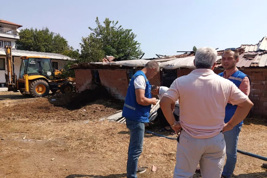 Muğla Büyükşehir Belediyesi Ortaca’da 500 balyası yanan üretici için harekete geçti
