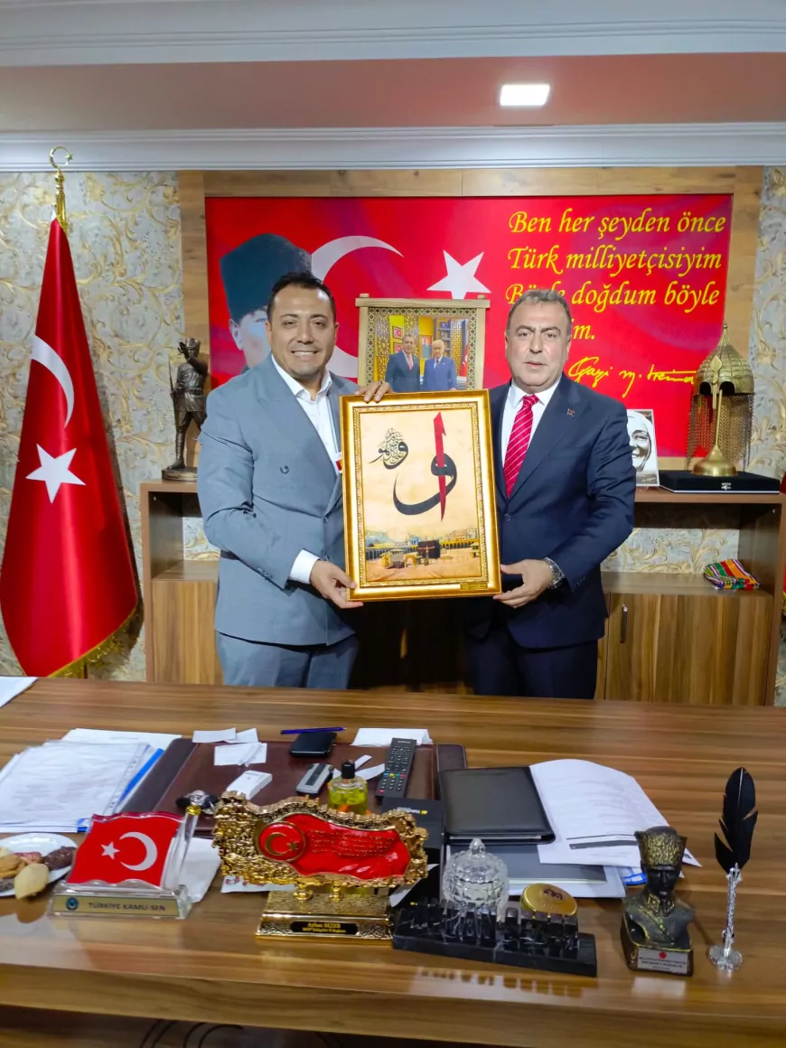Sağlık-Sen Eskişehir Şube Başkanı Hasan Hüseyin Köksal ve Yönetiminden MHP Eskişehir İl Başkanı Ayhan Sezer'e Ziyaret