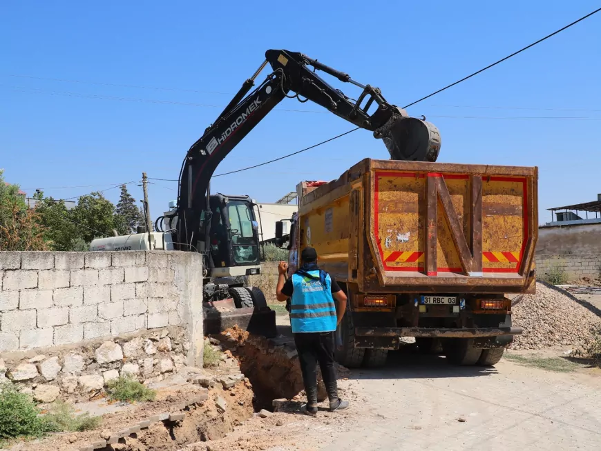 Hatay Büyükşehir Belediyesi HATSU Batı Ayrancı Mahallesi'nde içme suyu altyapısını modern sistemle yeniliyor