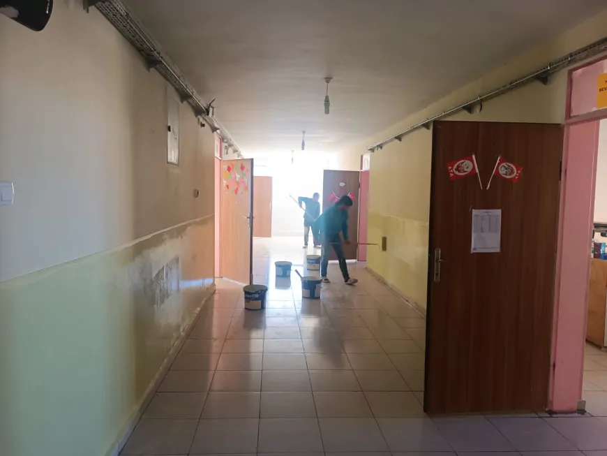 Mardin Büyükşehir Belediyesi Yeni Eğitim Öğretim Yılı Öncesinde Okullarda Bakım, Onarım ve Boya Çalışmalarını Sürdürüyor
