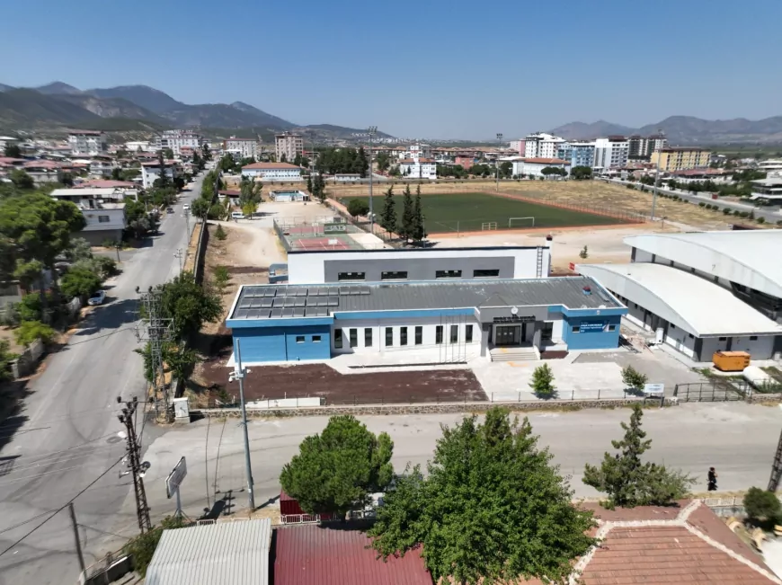 Hassa’ya 200 Seyirci Kapasiteli Yarı Olimpik Yüzme Havuzu Kazandırıldı