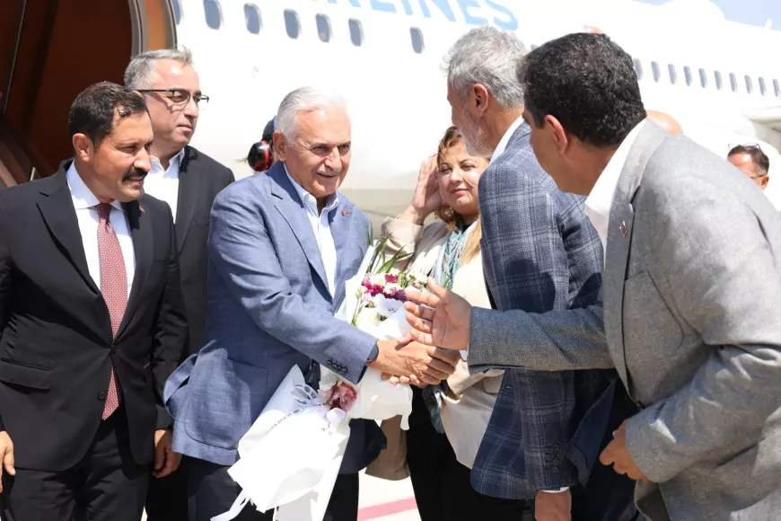 Binali Yıldırım’dan Hatay Büyükşehir Belediye Başkanı Mehmet Öntürk’e Taş Bina’da ziyaret