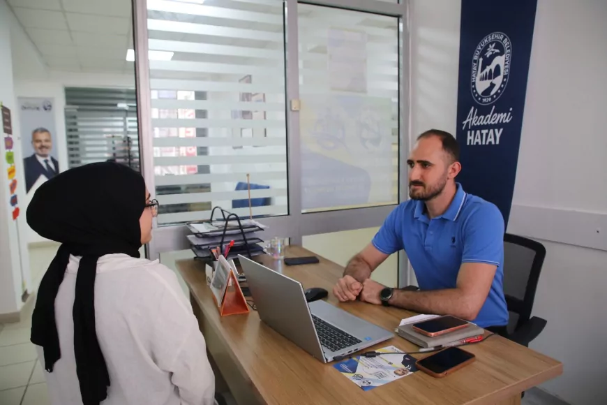 Hatay Büyükşehir Belediyesi 10 ilçede YKS adaylarına 13 gün boyunca ücretsiz tercih desteği verdi