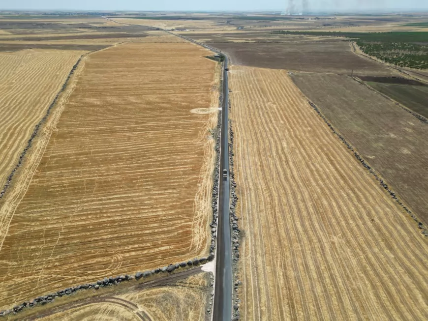 Şanlıurfa Büyükşehir Belediyesi Siverek’te 17 kilometrelik kırsal yolu asfaltla yeniledi