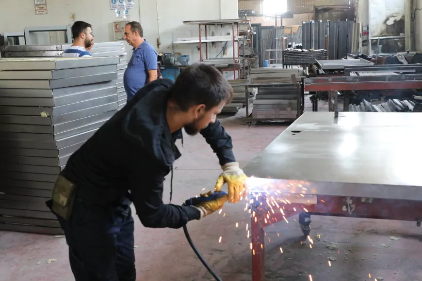 Hatay Büyükşehir Belediyesi HAKİM Projesi ile çelik kapı sektörüne nitelikli personel yetiştiriyor