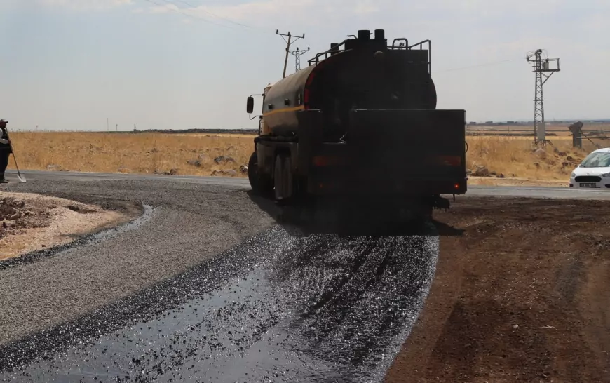 Siverek’te stabilize 5 kilometrelik yol sathi asfaltla buluşturuldu