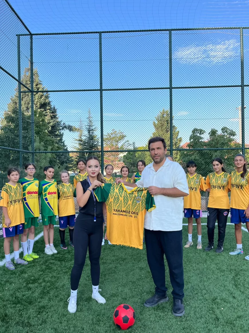 Ihlamurkentspor’da kız futbolu için yeni dönem Fatma Üner’e emanet