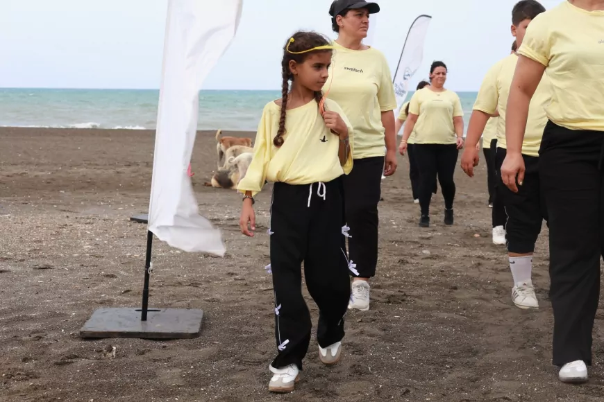 Hatay Büyükşehir Belediyesinin sabah sporları Çevlik Sahili’nde her yaştan vatandaşı buluşturdu