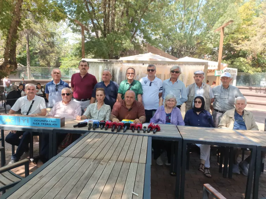 İYİ Parti Odunpazarı İlçe Başkanı Gürol Yer: “Okul kayıt parası borsası almış başını gitmekte”