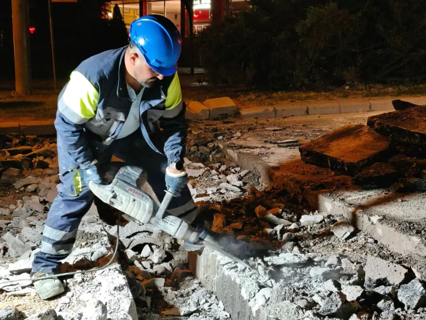 Eskişehir’de ESKİ ekipleri altyapı çalışmalarını gece mesaisiyle sürdürüyor