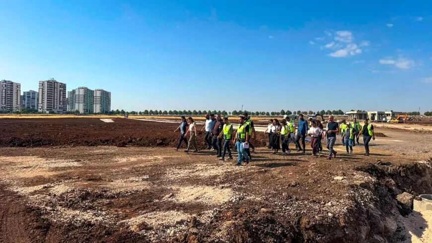 Diyarbakır Büyükşehir Belediyesi Eşbaşkanı Serra Bucak, 511 bin metrekareyi aşan iki park projesini inceledi