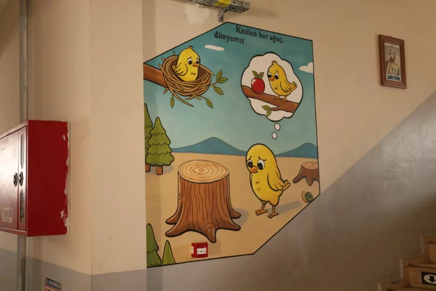 Hatay Büyükşehir Belediyesi köy okullarının duvarlarını çevre ve doğa bilinciyle renklendiriyor