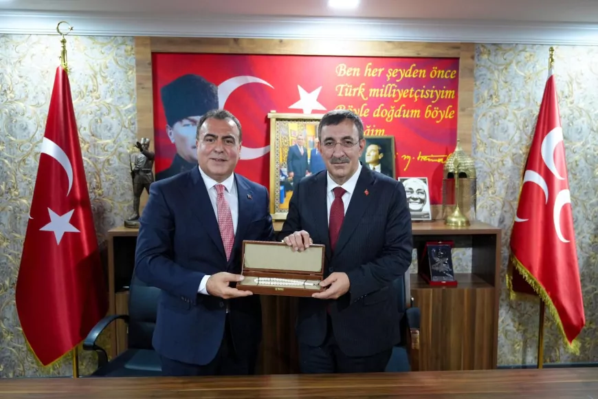 Cumhurbaşkanı Yardımcısı Cevdet Yılmaz’dan MHP Eskişehir İl Başkanlığına ziyaret