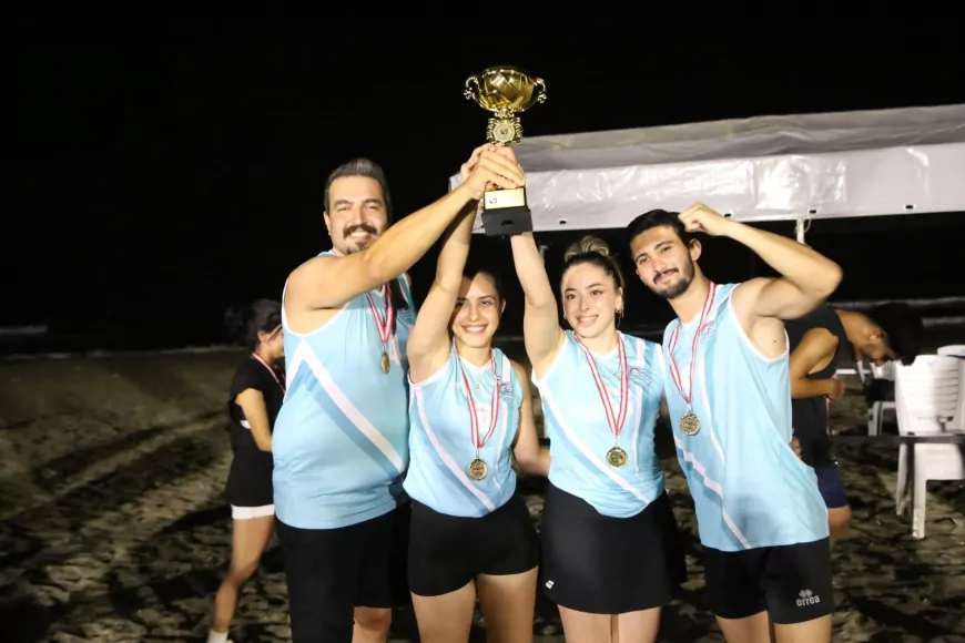 Hatay’da 30 Ağustos Zafer Bayramı coşkusu Arsuz’daki Plaj Voleybol Turnuvası ile başladı