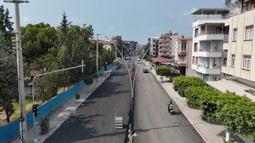 Dörtyol’da asfalt seferberliği sürüyor, 5 kilometrelik yol yenilendi
