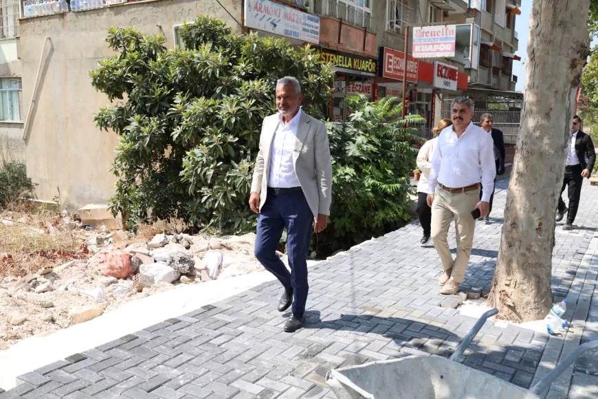 Hatay Büyükşehir Belediye Başkanı Mehmet Öntürk Defne’de prestij cadde çalışmalarını yerinde inceledi