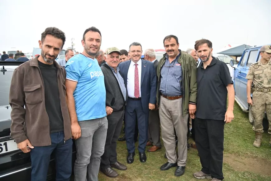 Trabzon Büyükşehir Belediye Başkanı Ahmet Metin Genç: “Gurbette yaşayan hemşehrilerimizle hasret gideriyor, birlik ve beraberliğimizi pekiştiriyoruz”