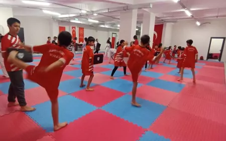 Van Büyükşehir Belediyesinin Yaz Spor Okullarında 1250 çocuk ve genç 18 branşta sporla buluştu